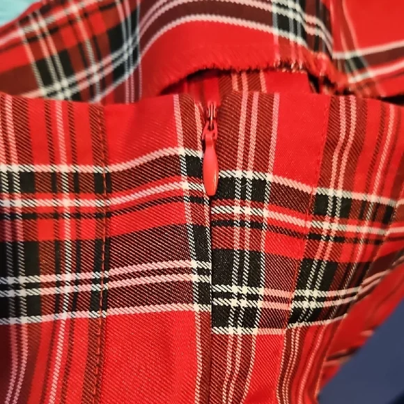 No Boundaries Red Black Plaid Pleated A-Line Mini Skirt Size Medium - Picture 4 of 4
